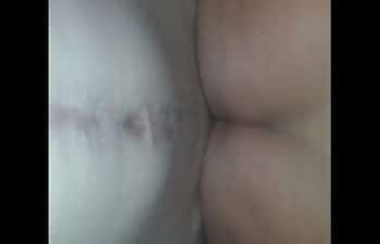 A novinha vai sentando